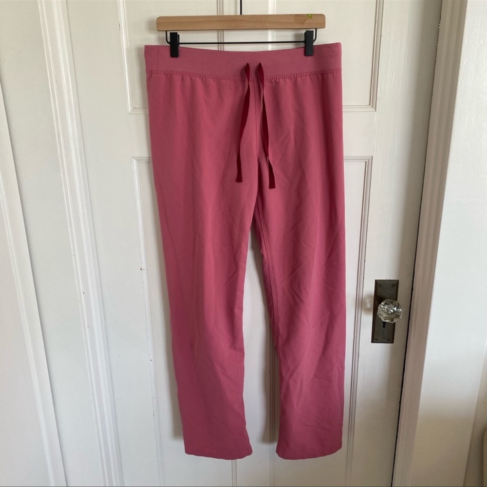 Figs women’s Livingston scrub pants in pink size medium